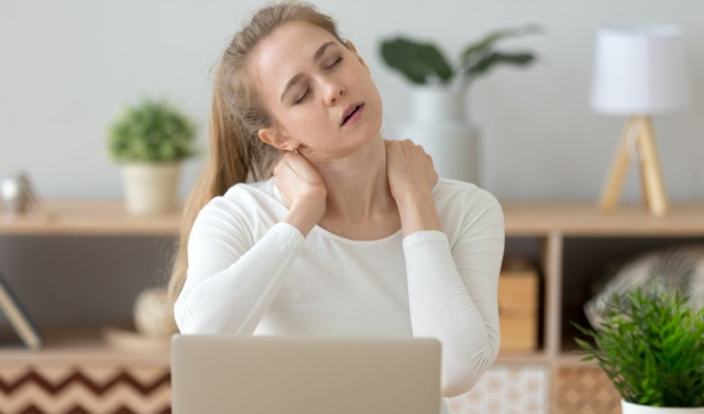 اهمیت ارگونومی در محل کار برای پیشگیری از درد کمر و گردن