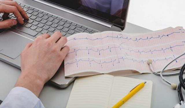 تأثیر انجام نوار قلب در منزل بر کاهش استرس بیماران قلبی