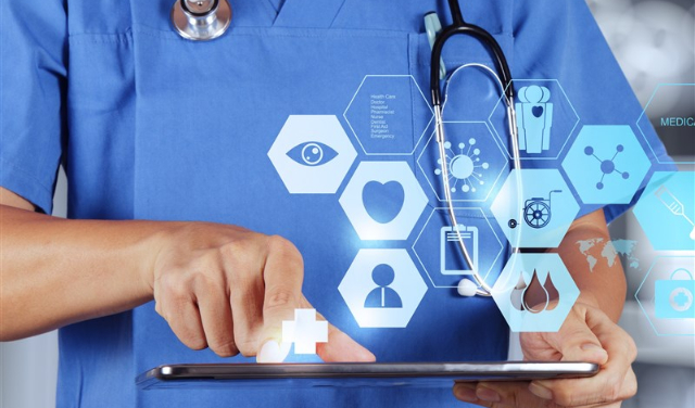 نقش اپلیکیشن‌ها در رزرو ویزیت پزشک در منزل