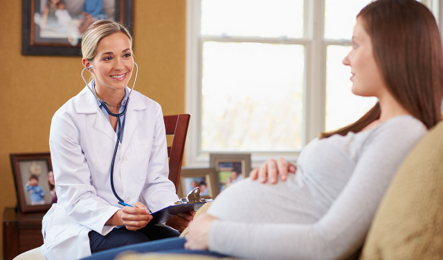 نقش ماما در مراقبت‌های بارداری و زایمان در منزل