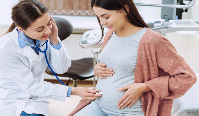 تفاوت مامایی در منزل با مراجعه به کلینیک؛ کدام گزینه بهتر است؟