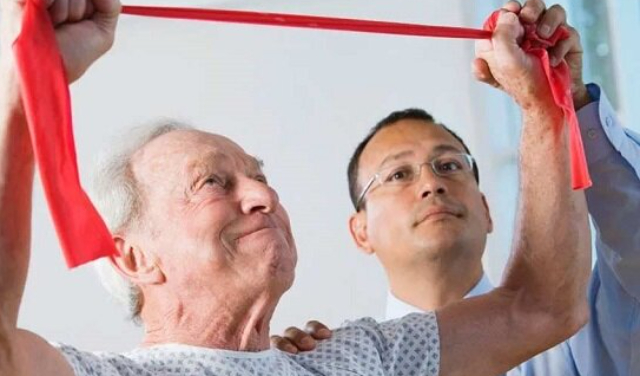 کار درمانی در منزل و کاهش استرس بیماران و خانواده‌ها