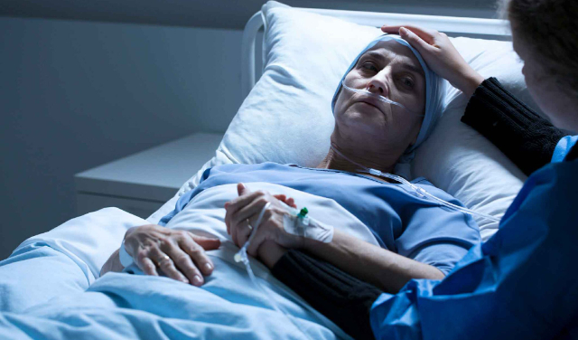 پرستاری و مراقبت از بیماران سرطانی در منزل