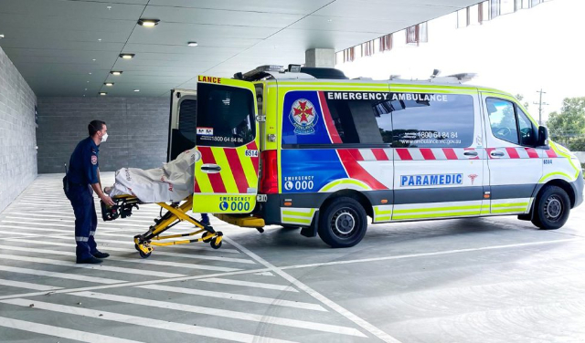 اعزام آمبولانس برای ترخیص و انتقال بین مراکز درمانی