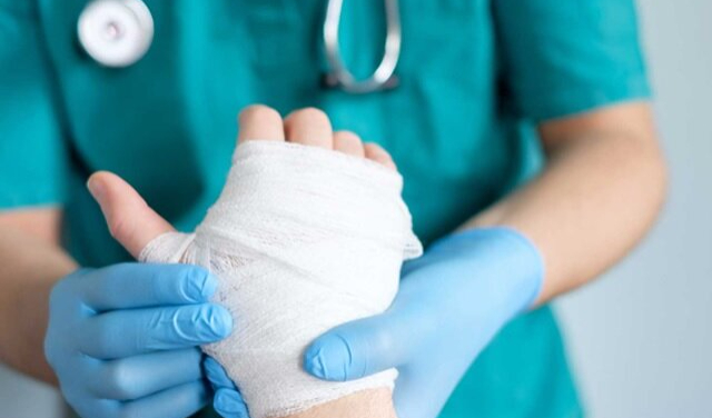 چگونه درمان زخم در منزل خطر عفونت بیمارستانی را کاهش می‌دهد؟