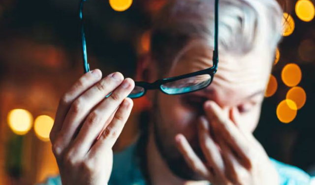 بررسی تاری دید و مشکلات رایج چشم